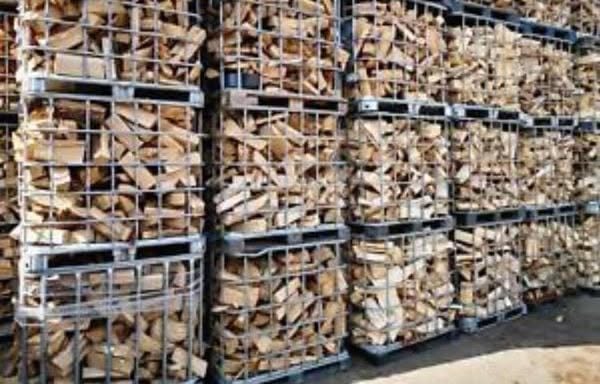 Der Holzplatz von Holger Wiese